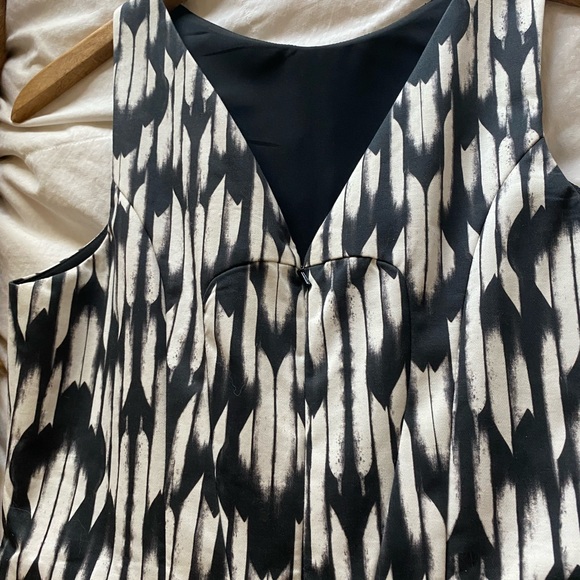 Gorgeous Talulah designer dress size small - Picture 5 of 6